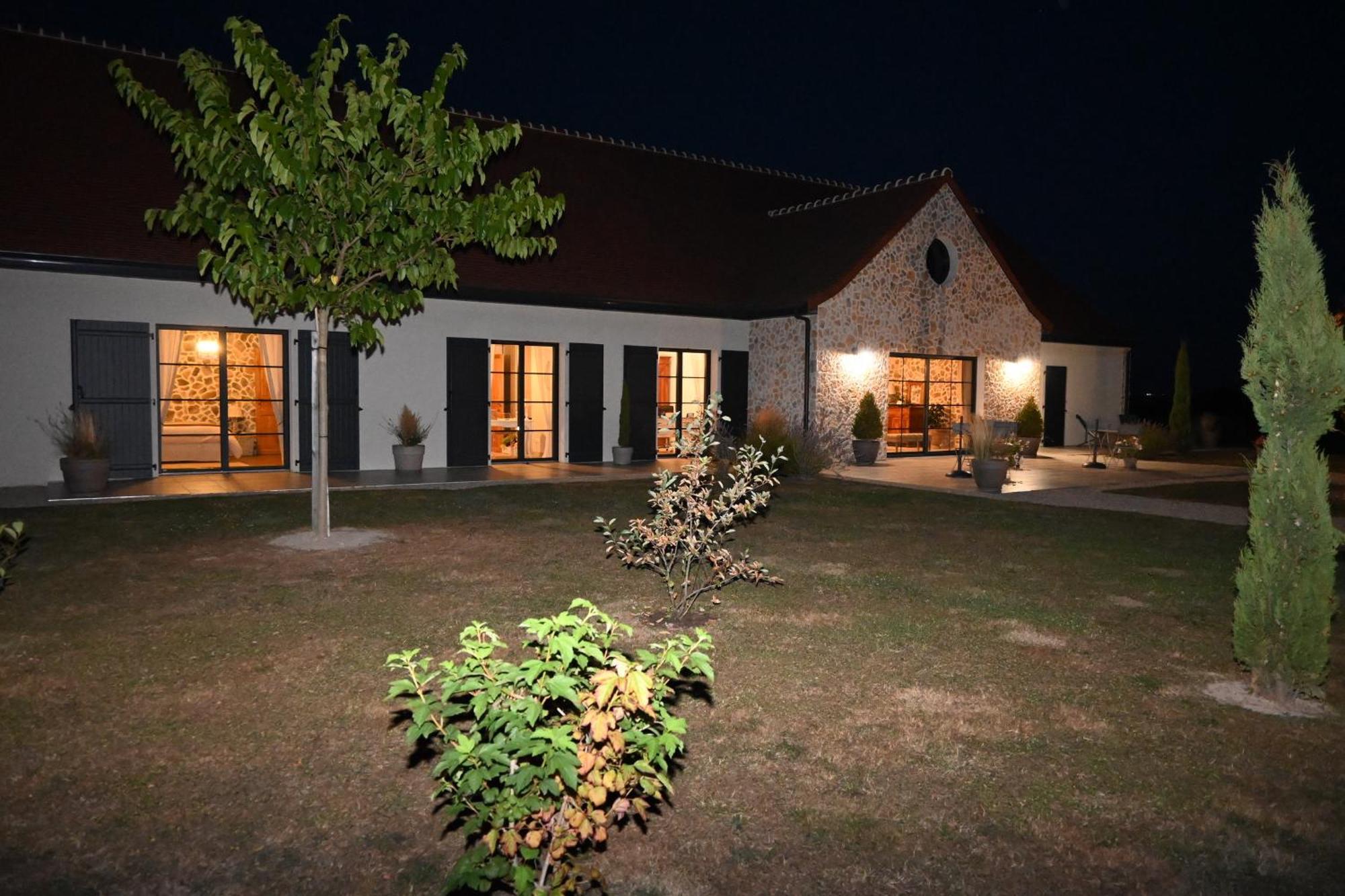 Aux 3 Forets Bizeneuille Luaran gambar