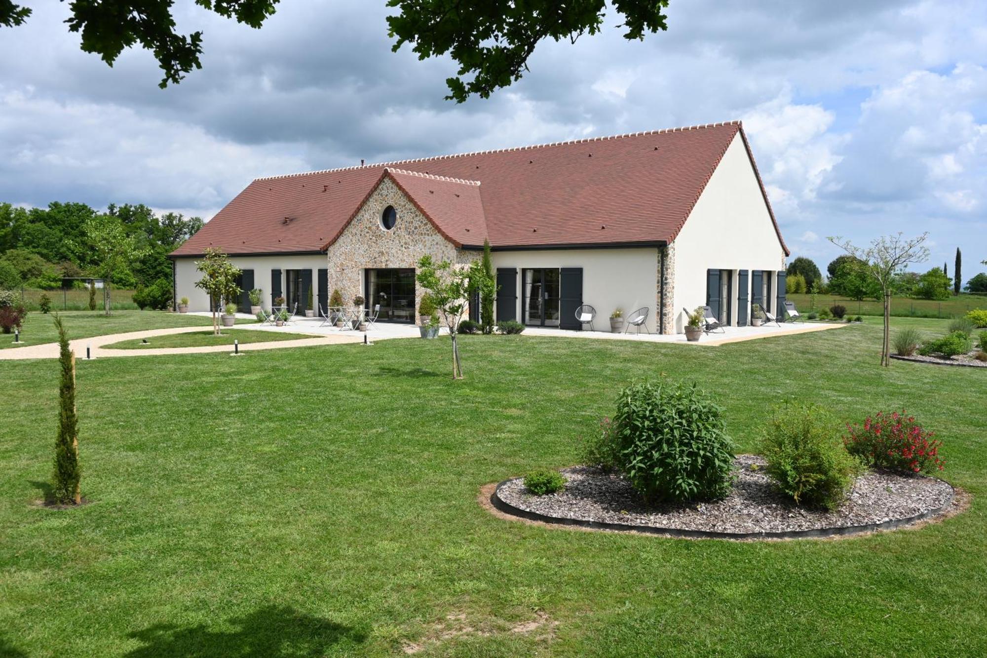 Aux 3 Forets Bizeneuille Luaran gambar
